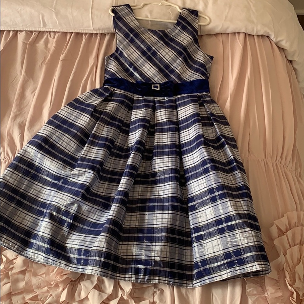 A navy blue and silver great for any occasion.